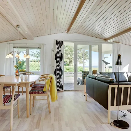 Stunning In Brenderup Fyn With House Sea View 度假居 *